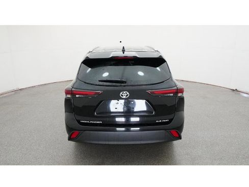 New 2026 Toyota Highlander XLE image 7