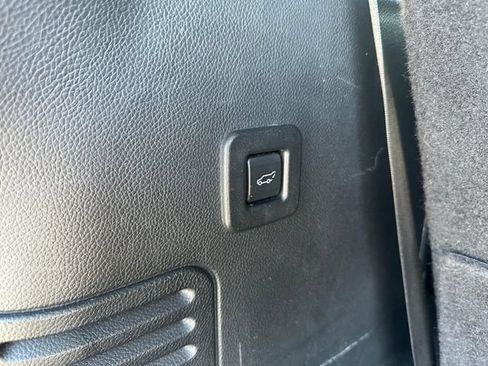 Used 2016 Ford Expedition Platinum AWD/4WD image 25