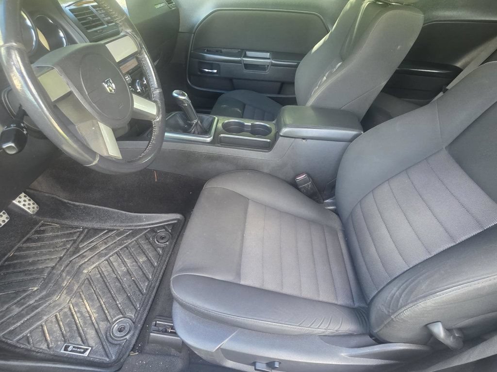 Used 2009 Dodge Challenger R/T RWD image 6