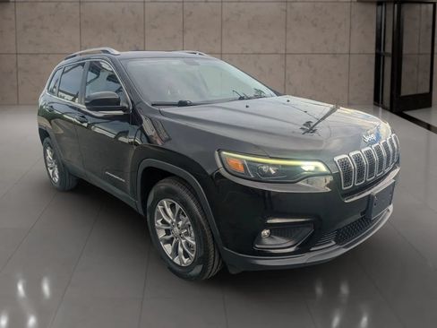 Used 2020 Jeep Cherokee Latitude Plus AWD/4WD image 3
