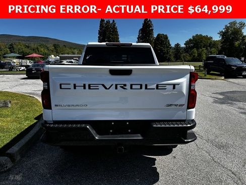 Used 2025 Chevrolet Silverado 1500 ZR2 w/ Technology Package image 4