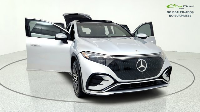 Used 2023 Mercedes-Benz EQS 580 4MATIC SUV image 12