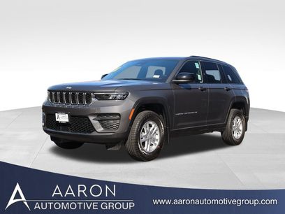 New 2025 Jeep Grand Cherokee Laredo w/ MOPAR Finishing Package