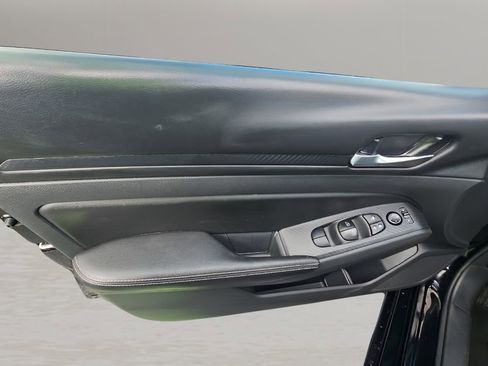 Used 2024 Nissan Altima 2.5 SV image 7