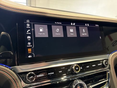 Used 2022 Bentley Flying Spur V8 image 31