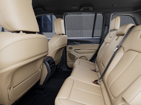 New 2026 Jeep Grand Cherokee Limited image 23