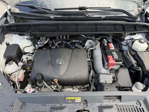 Used 2022 Toyota Highlander XLE FWD image 35