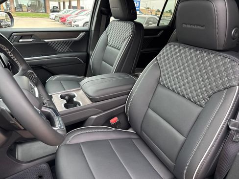 New 2026 GMC Acadia Denali w/ Super Cruise Package AWD/4WD image 16