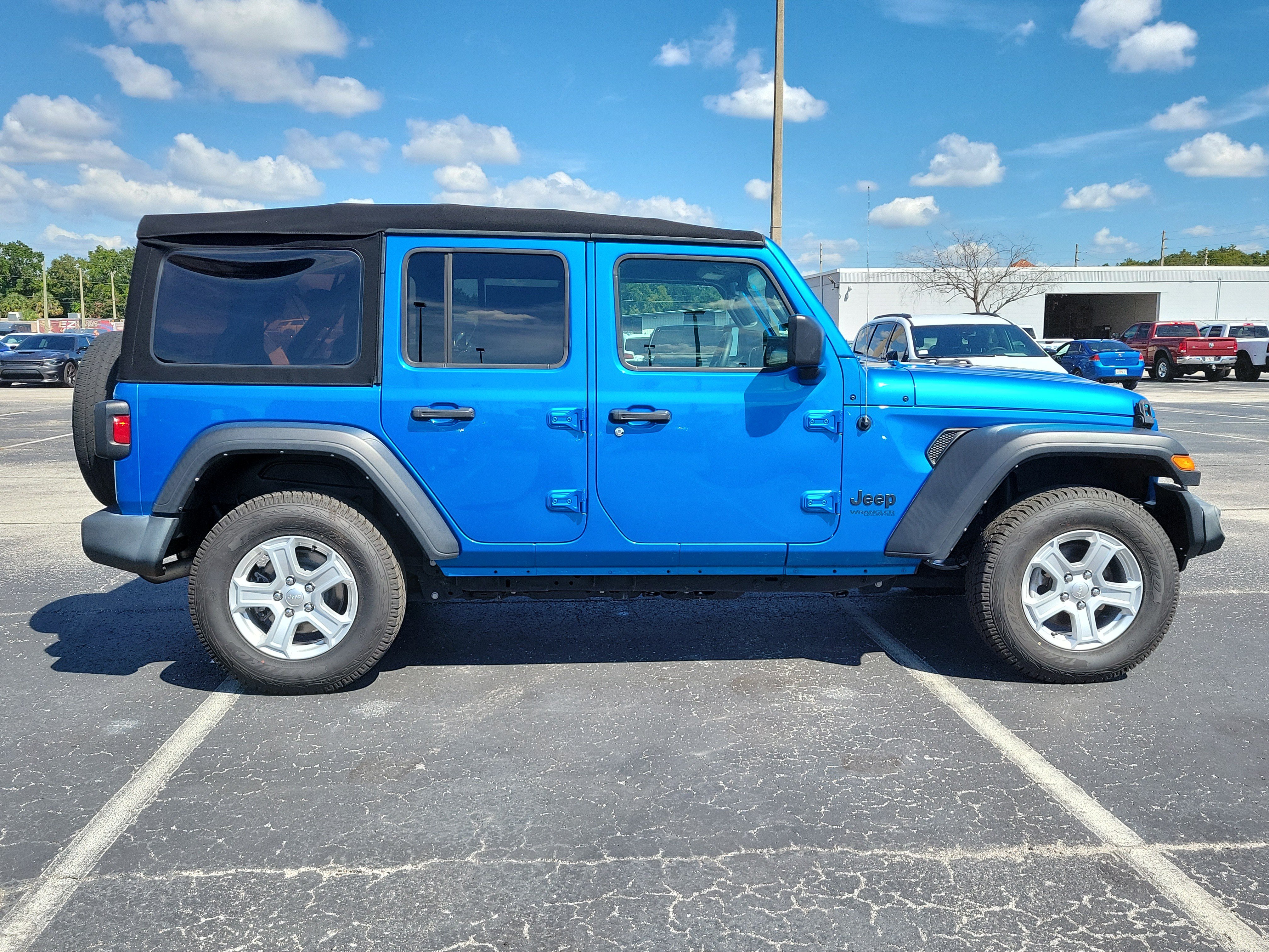 Used 2022 Jeep Wrangler Unlimited Sport AWD/4WD image 8