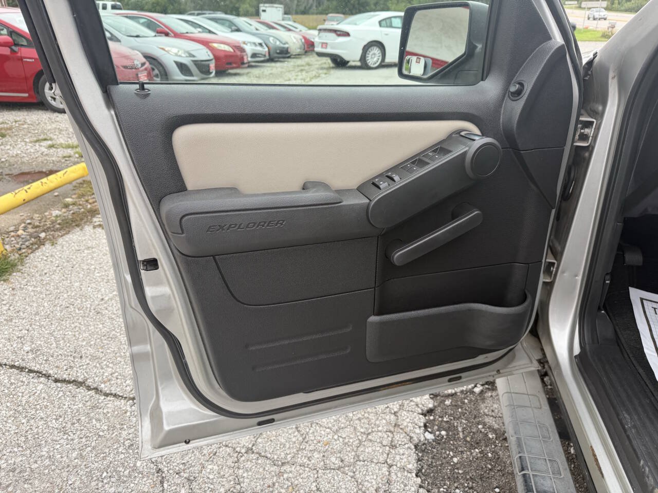 Used 2007 Ford Explorer Sport Trac Limited AWD/4WD image 16