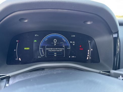 New 2025 Toyota Camry SE w/ Convenience Package FWD image 18