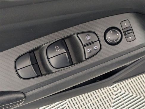 Used 2024 Nissan Altima 2.5 SV image 11