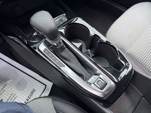 Certified 2025 Chevrolet Trax LT FWD image 19
