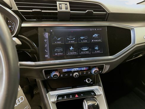Used 2025 Audi Q3 2.0T Premium image 25