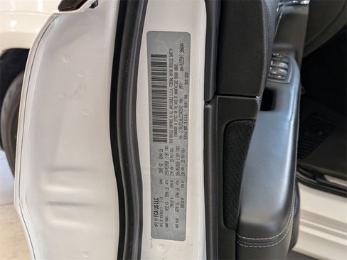 Certified 2018 Jeep Grand Cherokee SRT w/ Trailer Tow Group IV image 34