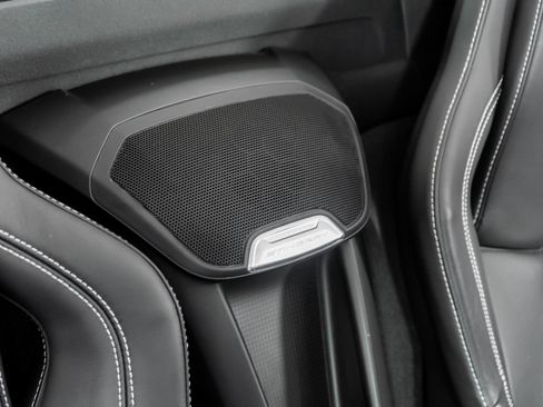 Used 2021 Chevrolet Corvette Stingray Convertible w/ Battery Protection Package image 33