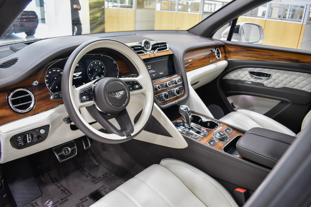 Used 2023 Bentley Bentayga AWD/4WD image 23