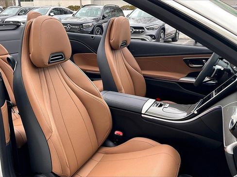 Used 2024 Mercedes-Benz CLE 450 4MATIC Cabriolet image 7