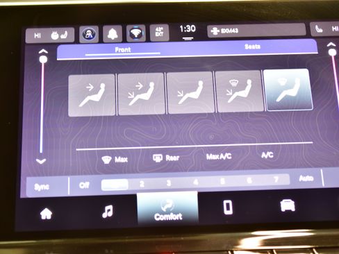 Used 2025 Jeep Compass Limited image 24