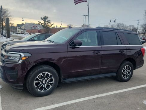 Used 2024 Ford Expedition XLT image 8