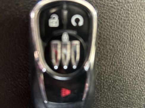 Used 2025 Buick Envista Sport Touring image 20