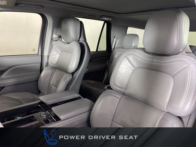 Used 2021 Lincoln Navigator Reserve w/ Luxury Package AWD/4WD image 17