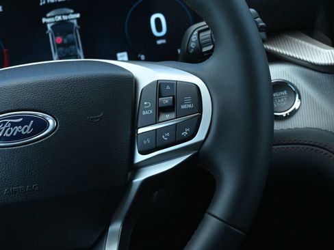 New 2026 Ford Explorer Active RWD image 8