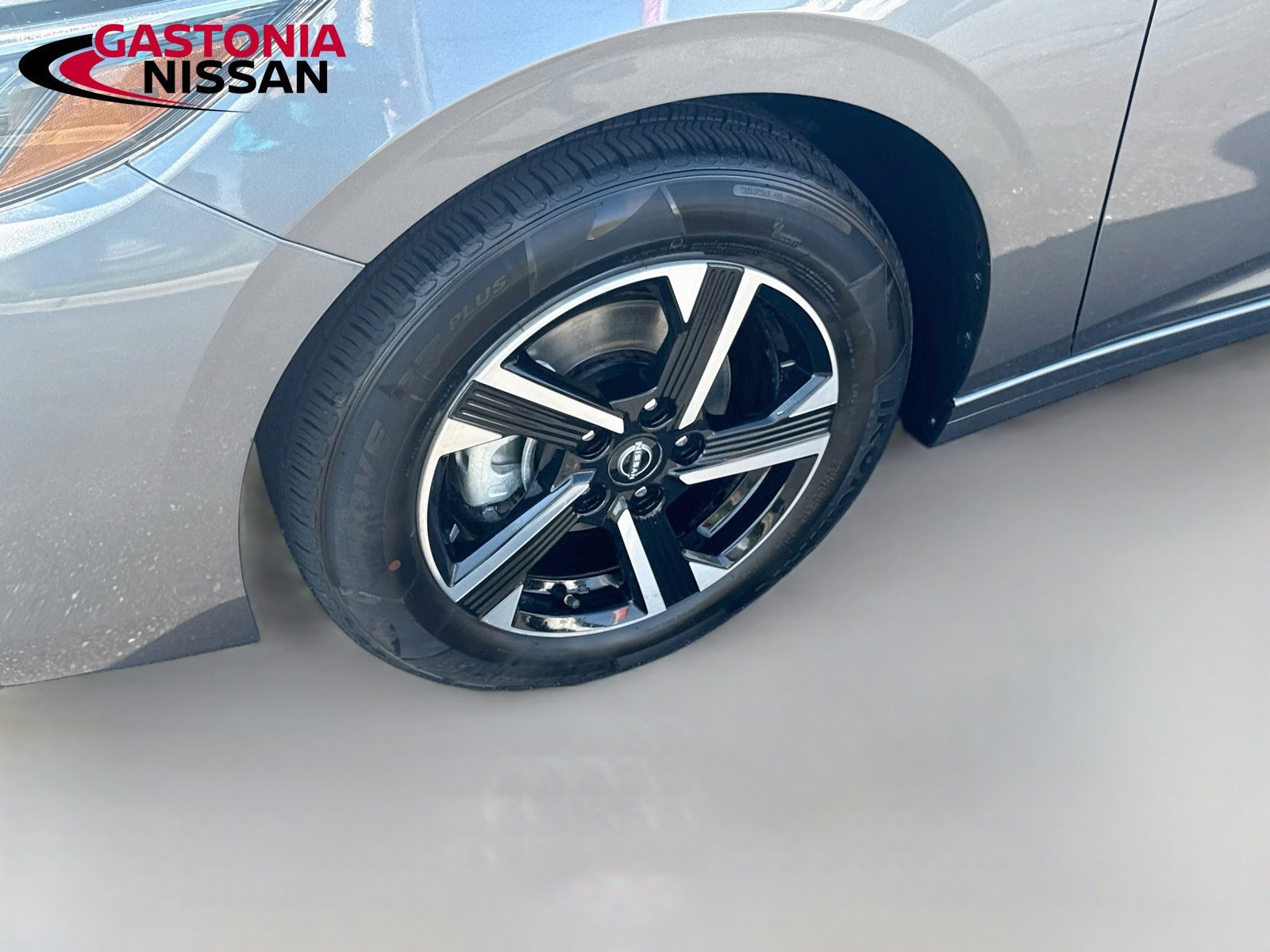 Used 2024 Nissan Sentra SV FWD image 38