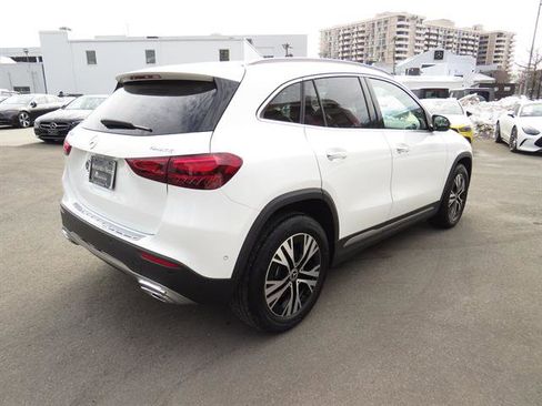Used 2025 Mercedes-Benz GLA 250 4MATIC image 4