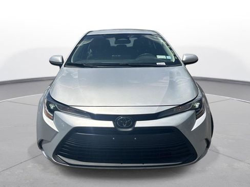 Used 2024 Toyota Corolla LE FWD image 3
