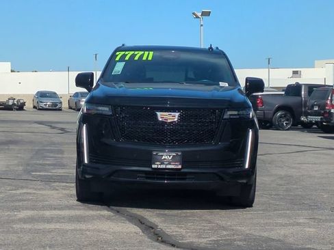 Used 2024 Cadillac Escalade Sport RWD image 3
