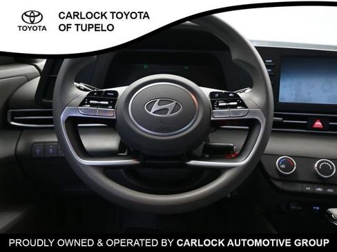 Used 2024 Hyundai Elantra SE image 23