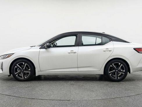 Used 2025 Nissan Sentra SV FWD image 5