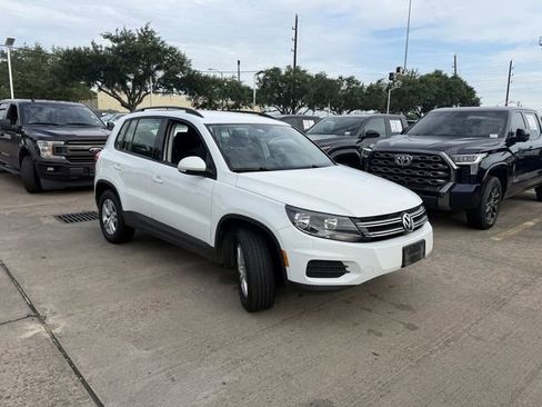Used 2016 Volkswagen Tiguan S FWD image 3