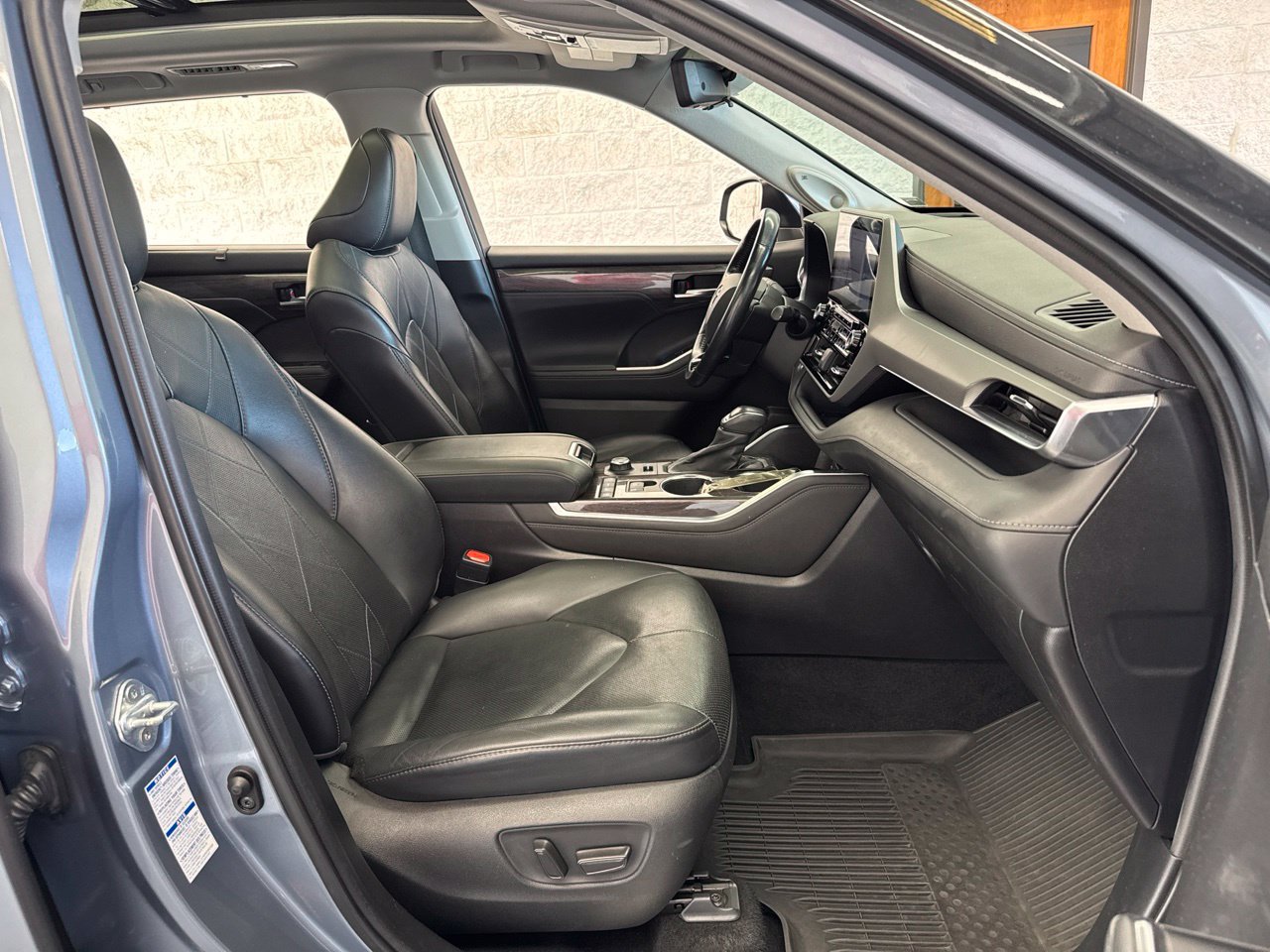 Certified 2021 Toyota Highlander Platinum AWD/4WD image 53