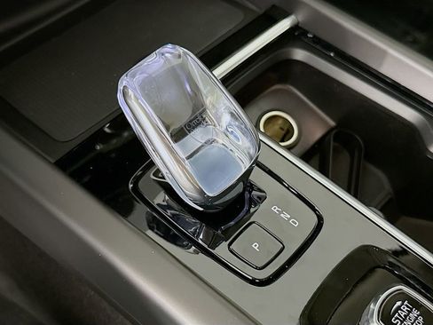 New 2026 Volvo XC60 B5 Plus w/ Protection Package image 17