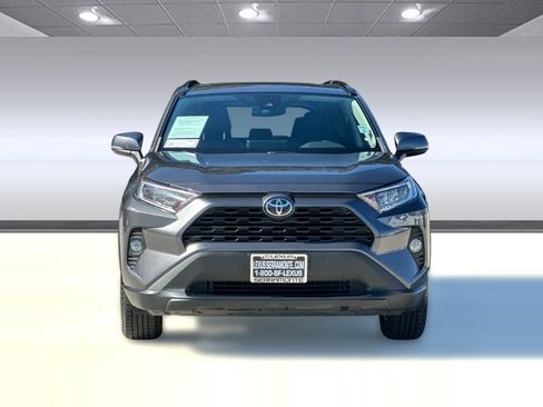 Used 2019 Toyota RAV4 XLE w/ Convenience Package FWD image 5