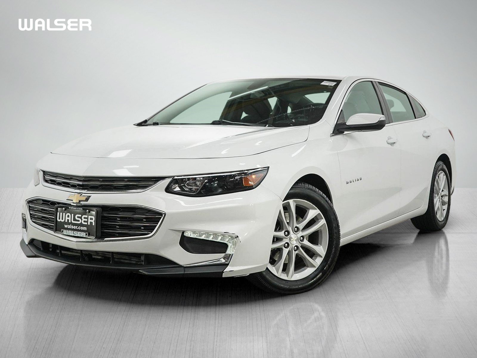 Used 2018 Chevrolet Malibu LT FWD image 1