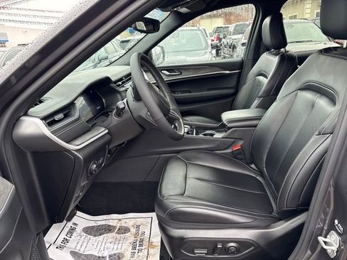 Used 2024 Jeep Grand Cherokee Limited w/ Trailer Tow Package image 8