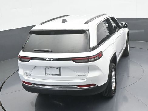 Used 2025 Jeep Grand Cherokee Laredo image 47