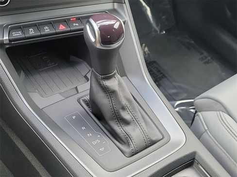 New 2025 Audi Q3 2.0T Premium image 17