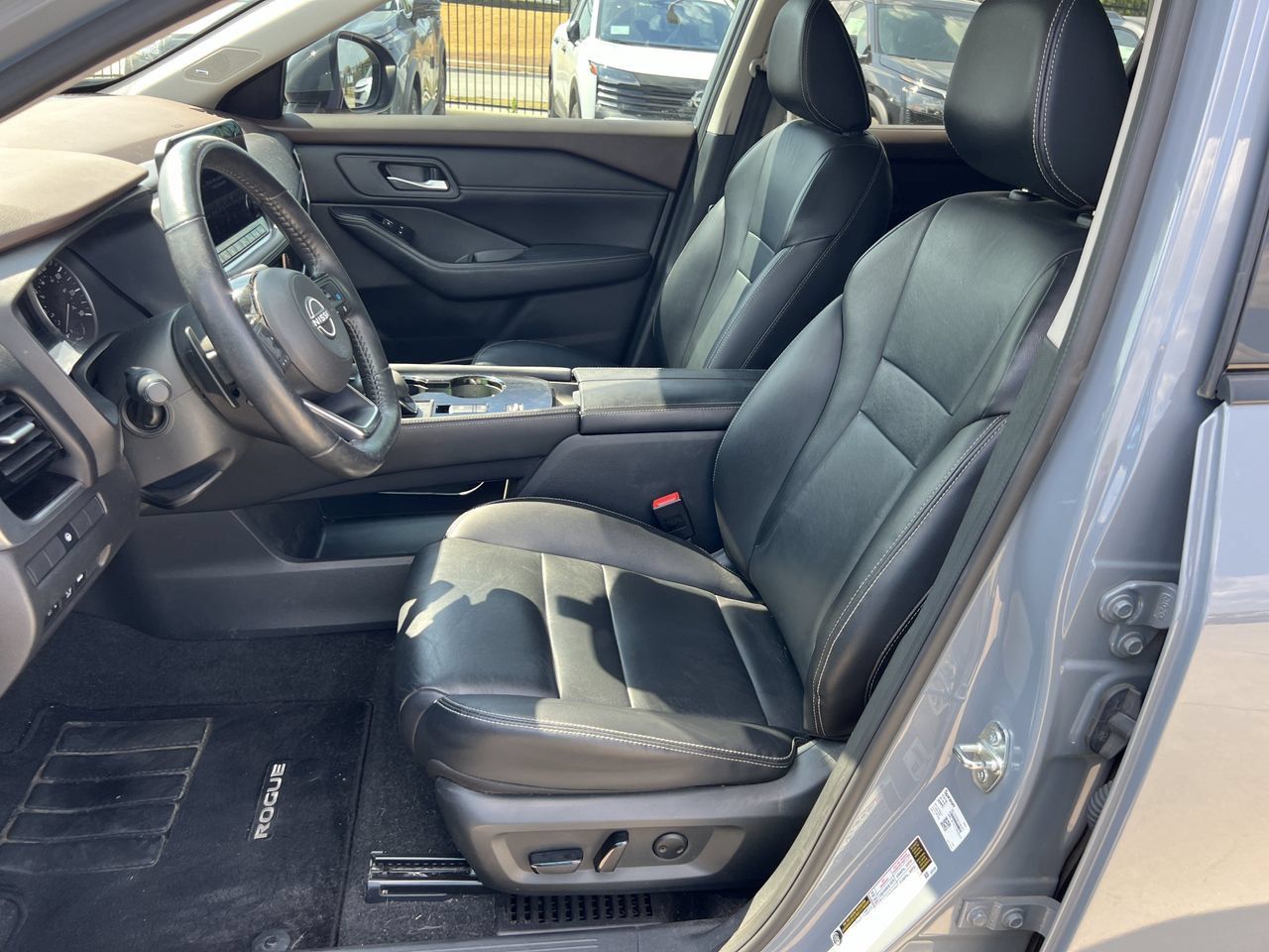 Used 2023 Nissan Rogue SL w/ SL Premium Package FWD image 6