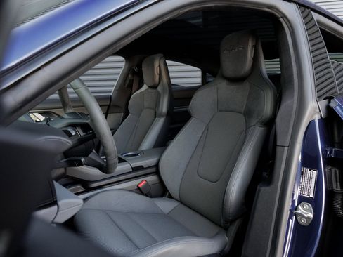 Used 2020 Porsche Taycan Turbo S image 5