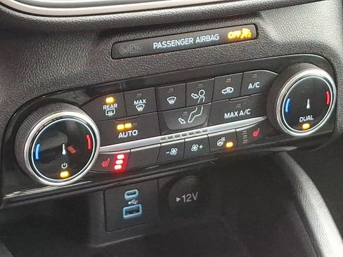 Used 2022 Ford Escape SEL w/ Technology Package image 16