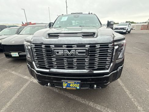Used 2024 GMC Sierra 3500 Denali Ultimate AWD/4WD image 2