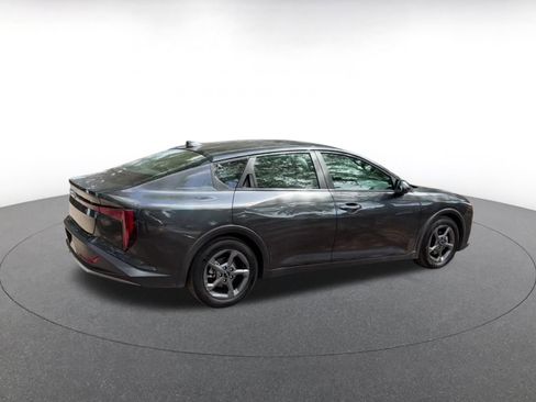 Used 2025 Kia K4 LXS image 15
