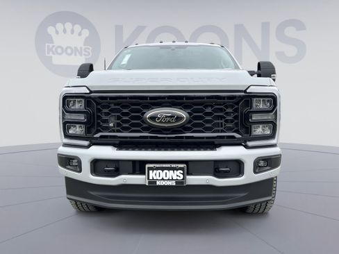 New 2026 Ford F350 Lariat w/ Black Appearance Package image 11