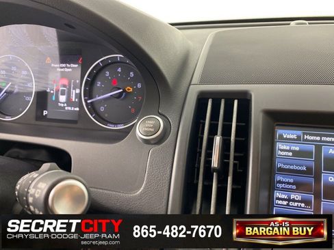 Used 2014 Land Rover LR2 image 18