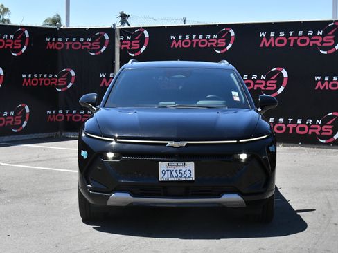 Used 2025 Chevrolet Equinox EV LT FWD image 2