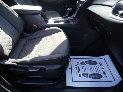 Used 2019 Chevrolet Equinox LT w/ Sun & Navigation Package AWD/4WD image 24